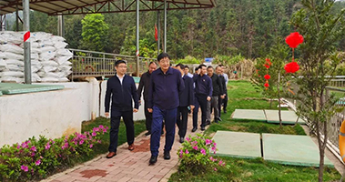 贛州市委常委、常務(wù)副市長高世文一行先后到挺進環(huán)保定南馬山逕、龍南黃沙稀土尾水項目調(diào)研