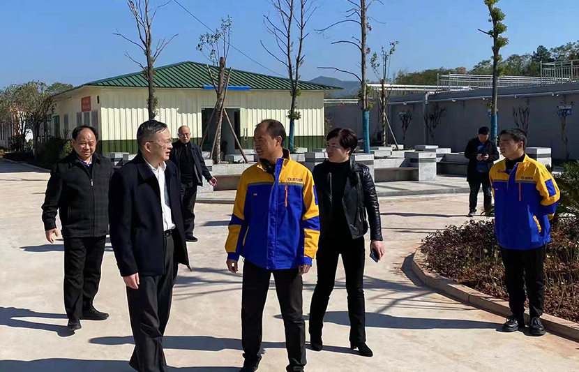 江西省生態(tài)環(huán)境廳黨組成員、副廳長(zhǎng)龍剛一行蒞臨挺進(jìn)環(huán)保和樂(lè)新村污水處理站視察調(diào)研